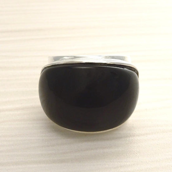 Vue rapprochée Grande Bague Onyx Argent Massif 925 Anneau Pierre Noire 